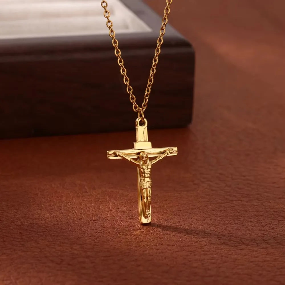Four Leaf Clover Stainless Steel Necklaces For Women Green Zircon Gold Color Quality Jewelry Pendant Necklace Gift Free Shipping
