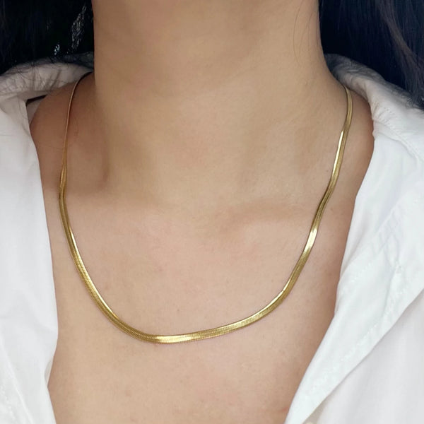 Elegant Gold Snake Necklace