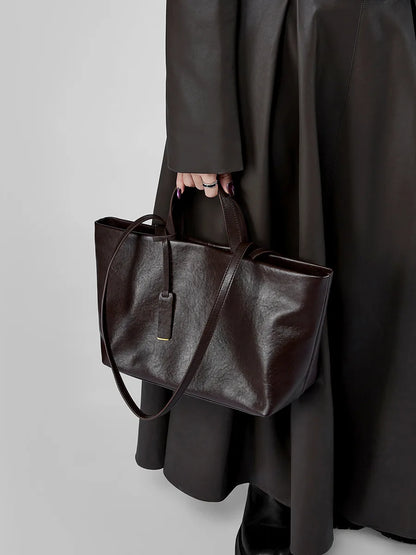 2025 Fashion Retro Underarm Female Bag Soft Oil Wax Leather  Shoulder Bag Large Capacity Genuine Leather Commuter Tote bag Woman