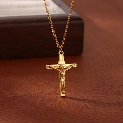 Four Leaf Clover Stainless Steel Necklaces For Women Green Zircon Gold Color Quality Jewelry Pendant Necklace Gift Free Shipping